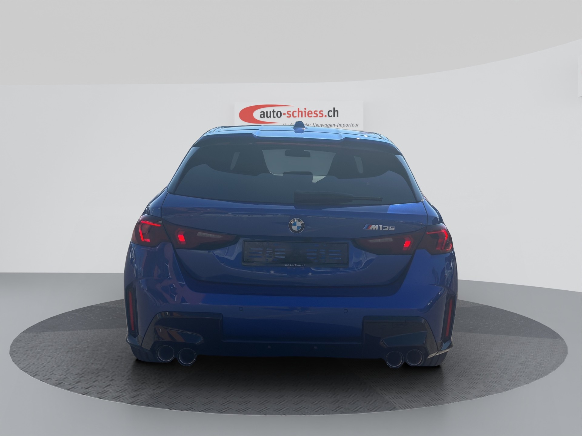 BMW M135 xDrive M Sport Pro Shadow Line-showroom-element-3