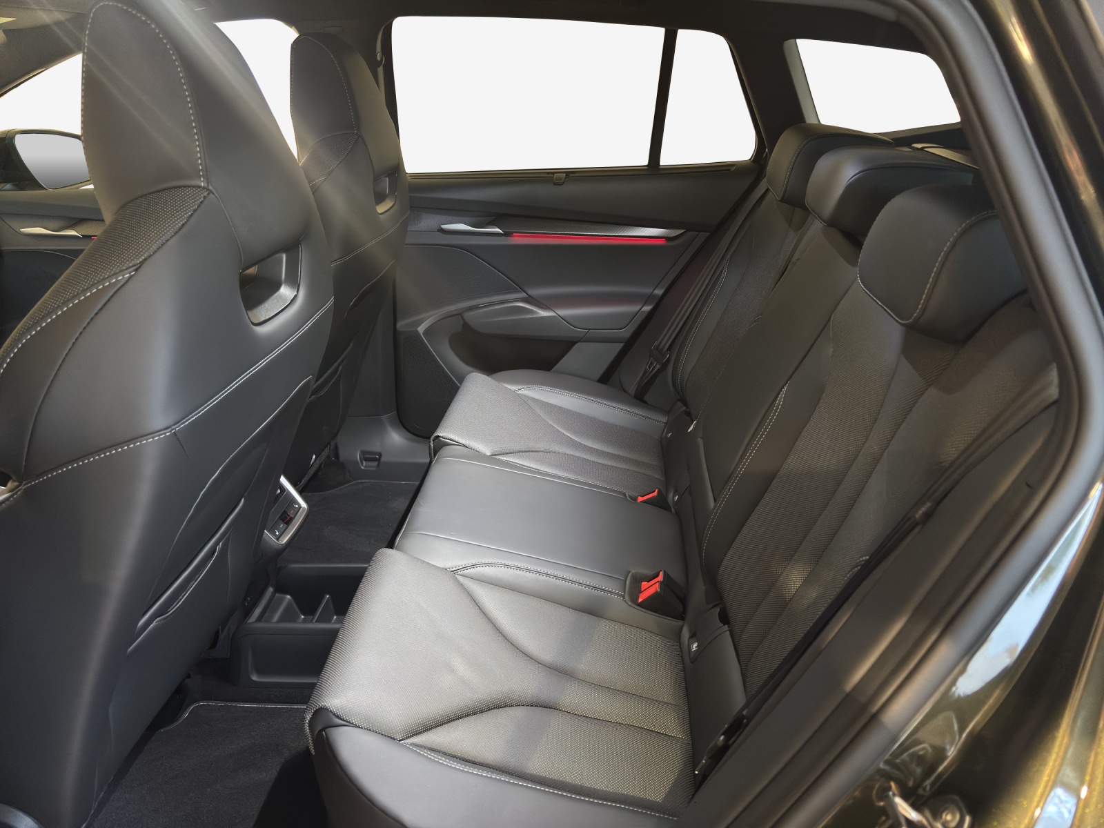 SKODA Enyaq 4x4 RS-image-10