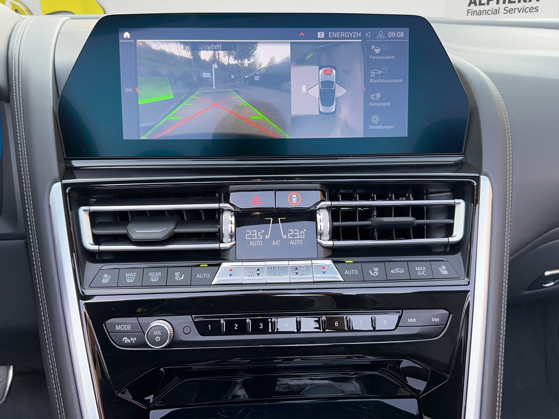 BMW M850i xDrive 4x4 Individual-image-16