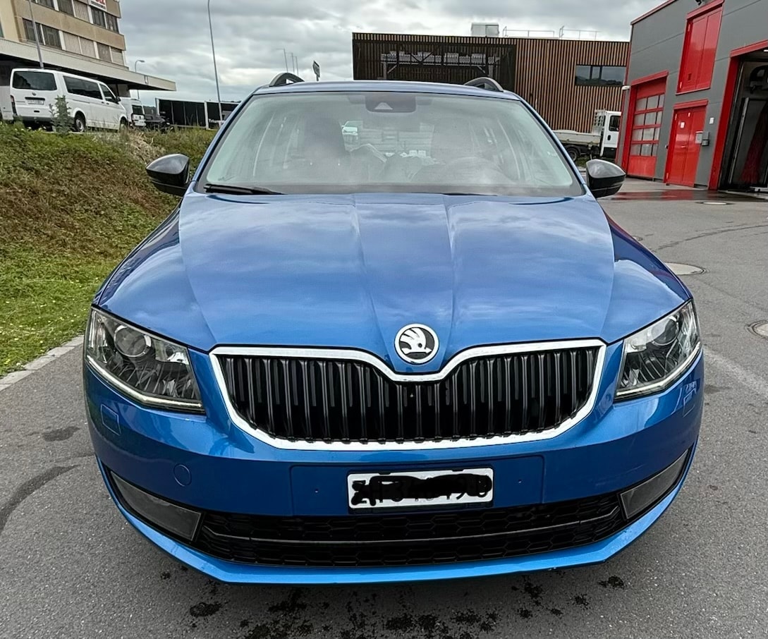 SKODA Octavia Combi 1.8 TSI Fresh DSG .behindertfahrzeug-image-0