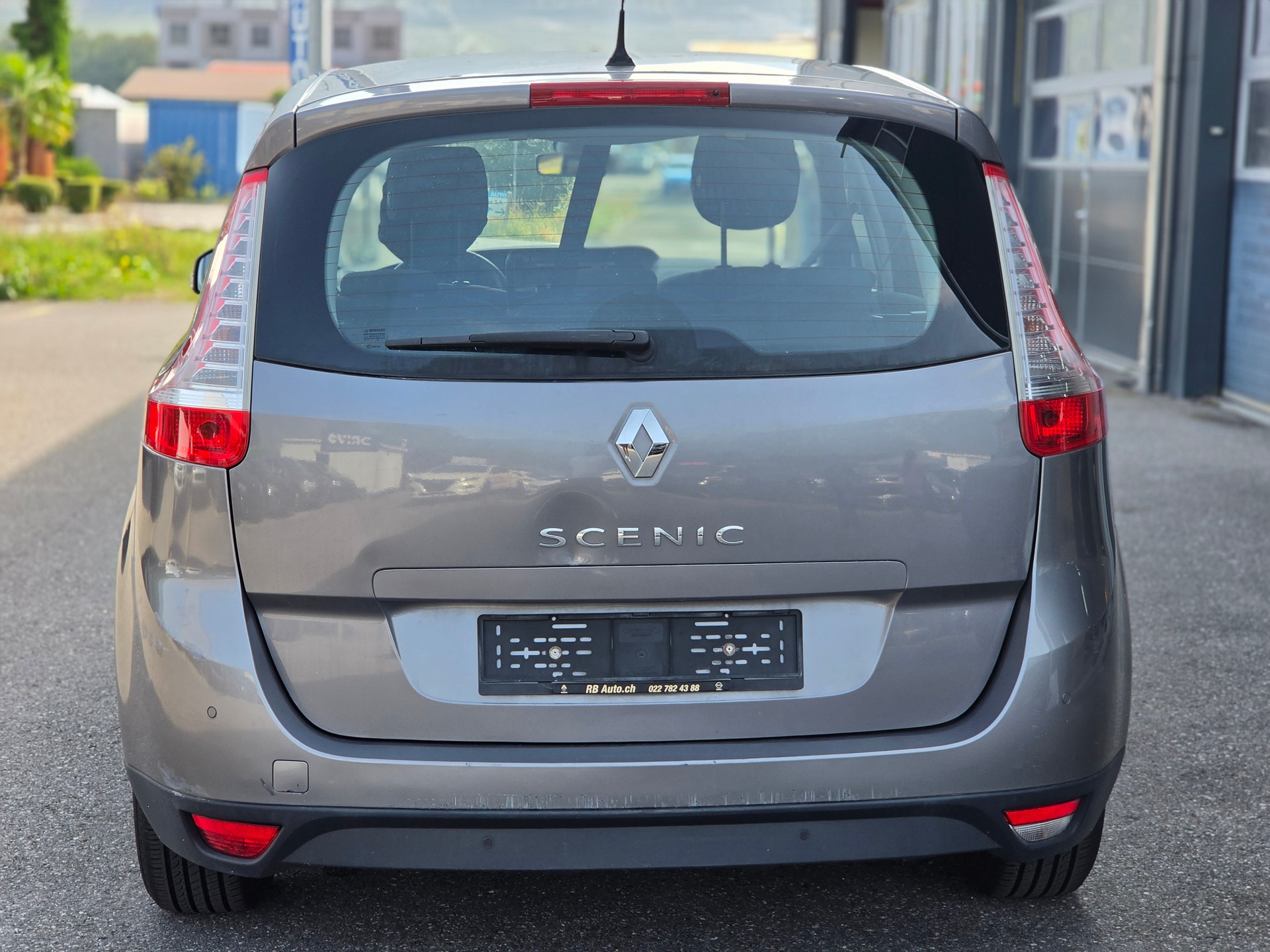 RENAULT Grand Scénic 2.0 16V Privilège X-Tronic CVT-image-3
