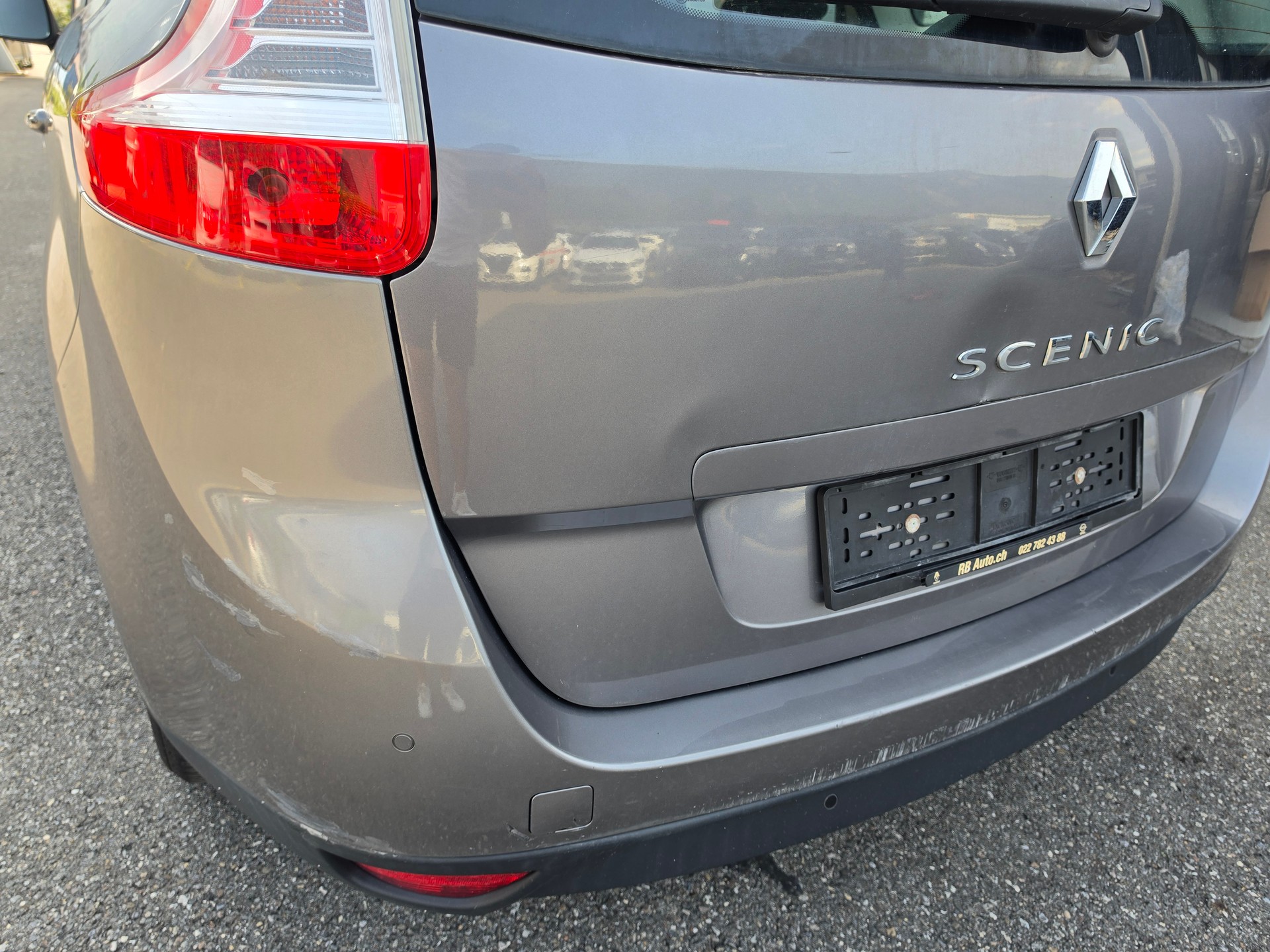 RENAULT Grand Scénic 2.0 16V Privilège X-Tronic CVT-image-5
