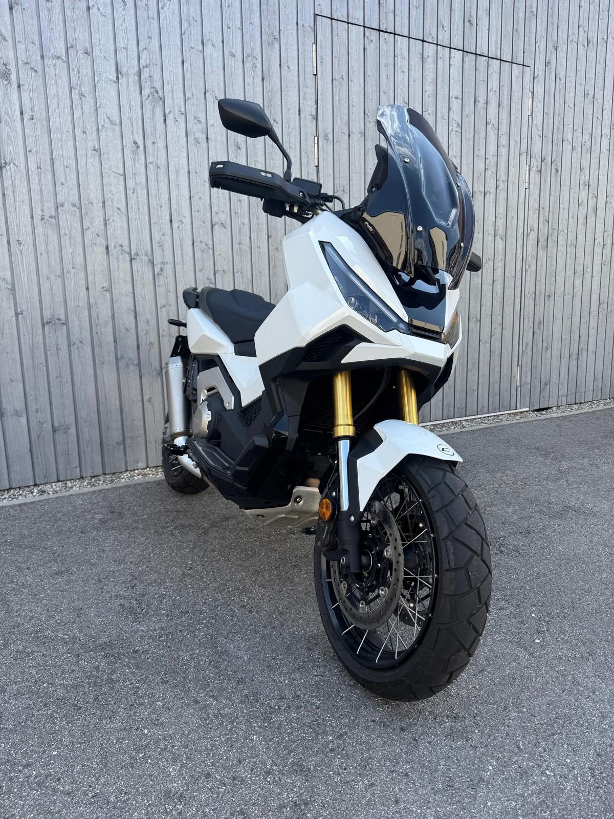 HONDA X-ADV 750-showroom-element-1