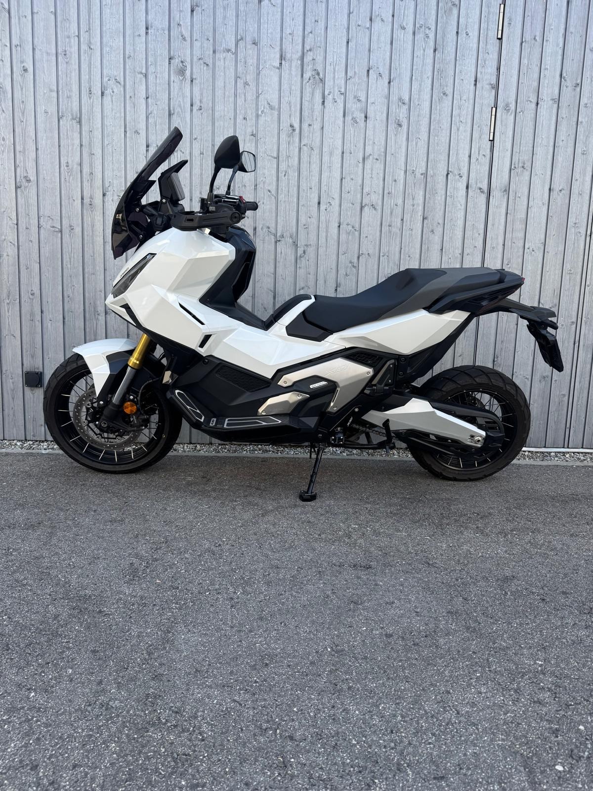 HONDA X-ADV 750-showroom-element-3