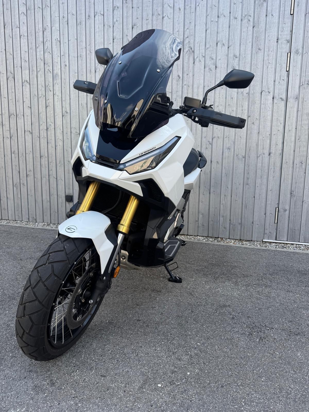 HONDA X-ADV 750-showroom-element-2