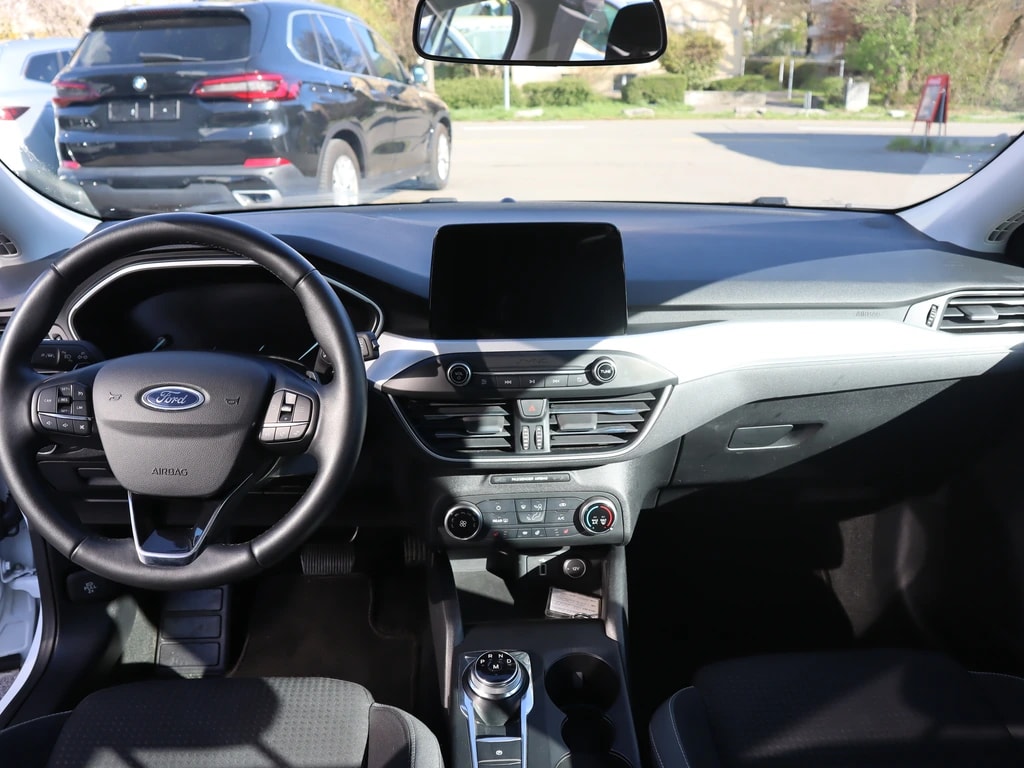 FORD Focus 1.5 TDCi Business Automatic ** Gr-Navi ** PDC V+H ** Sitzheizung ** Frisch Ab MFK & Service **-image-8