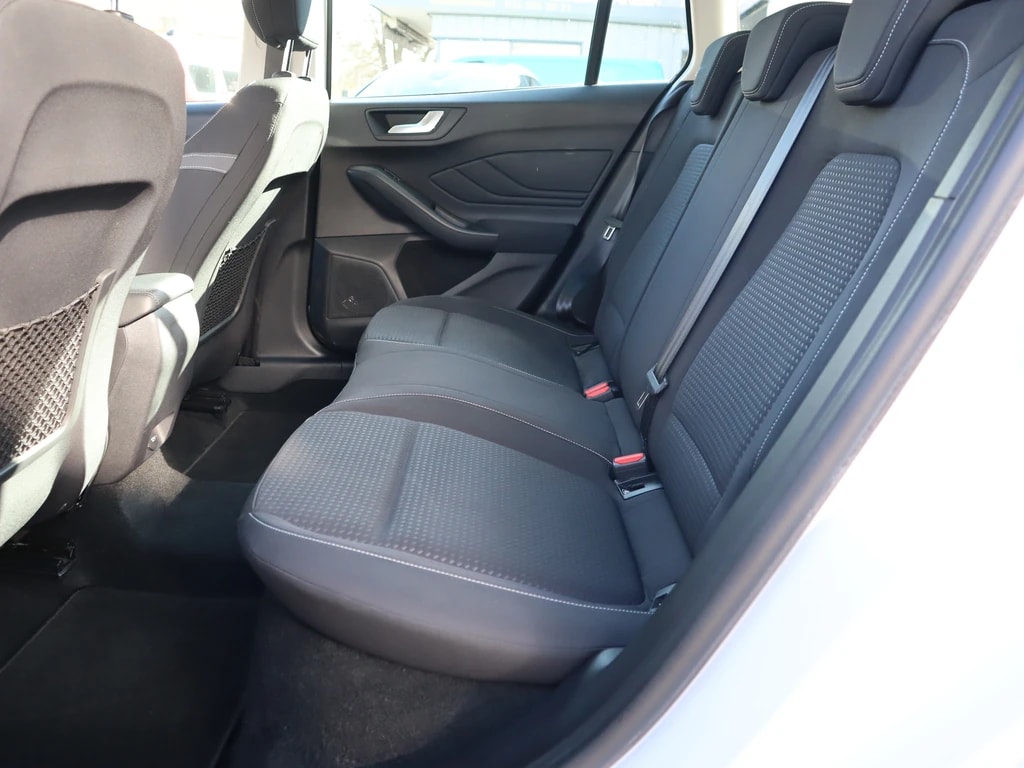 FORD Focus 1.5 TDCi Business Automatic ** Gr-Navi ** PDC V+H ** Sitzheizung ** Frisch Ab MFK & Service **-image-10