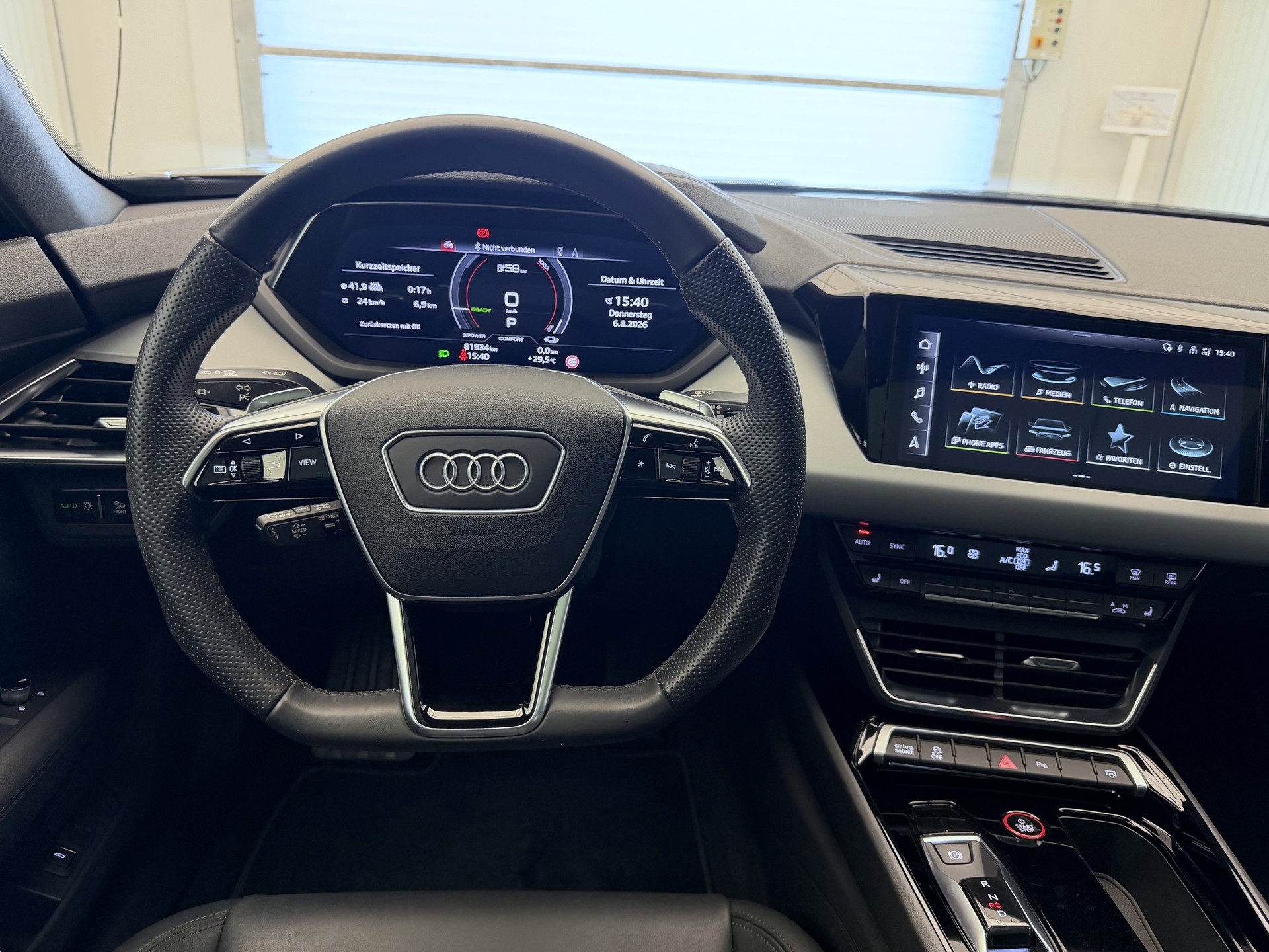 AUDI e-tron GT quattro-image-7