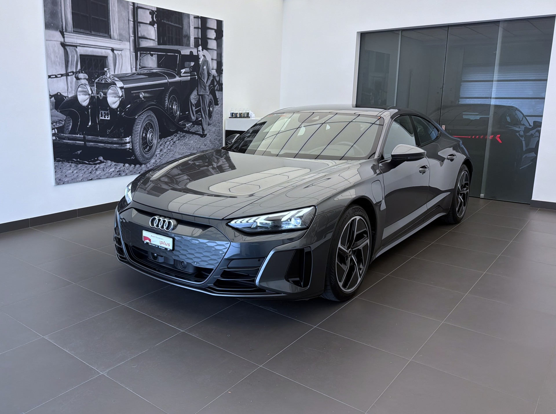 AUDI e-tron GT quattro-image-0
