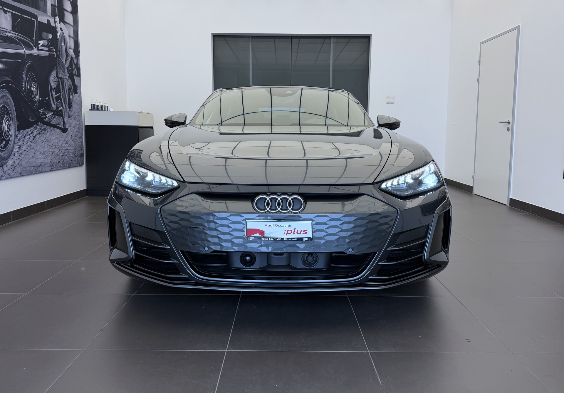 AUDI e-tron GT quattro-image-1