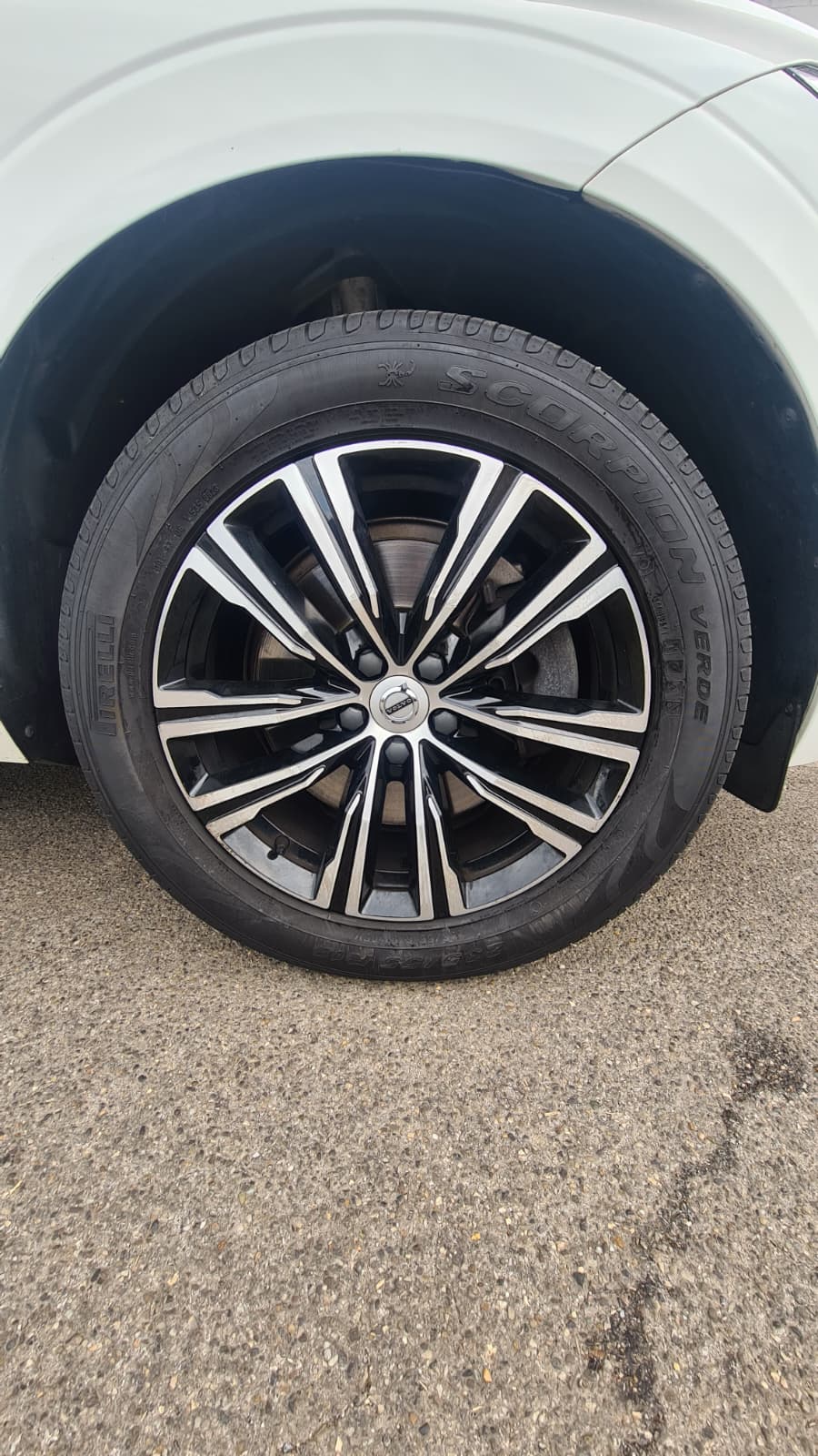 VOLVO XC60 B4 Diesel Mild Hybrid AWD Inscription Geartronic ** Voll-Leder ** Gr-Navi ** RF-Kamera ** Sitzmemory ** Lenkradheizung **-image-20