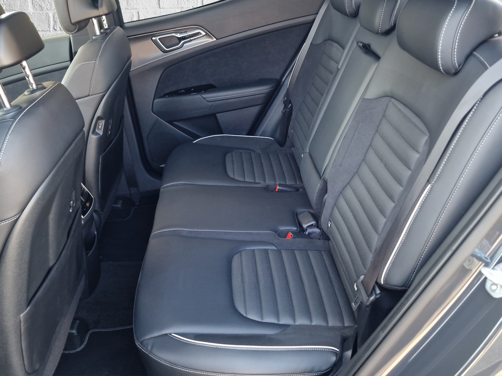 KIA Sportage 1.6 T-GDi Hybrid GT-Line-image-8