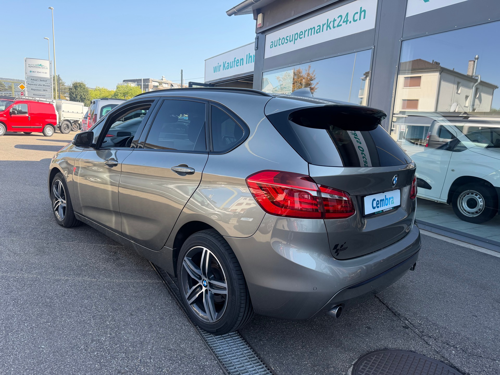 BMW 220d xDrive Active Tourer Sport Line Steptronic-image-2
