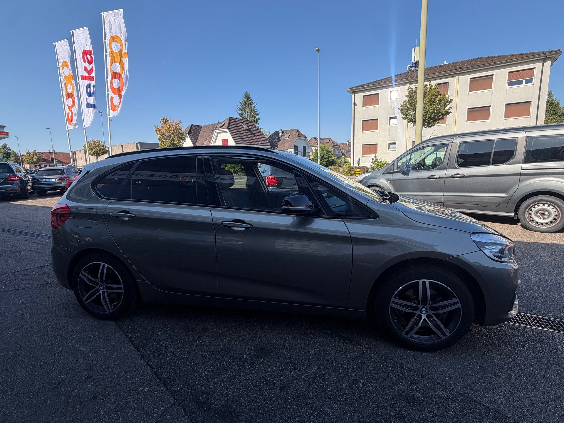 BMW 220d xDrive Active Tourer Sport Line Steptronic-image-5