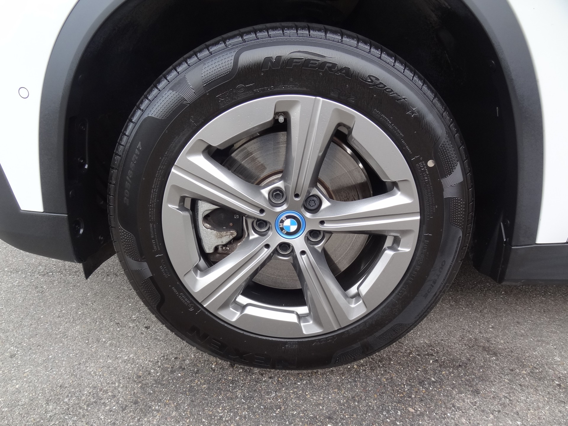 BMW X1 xDrive 30e-showroom-element-3