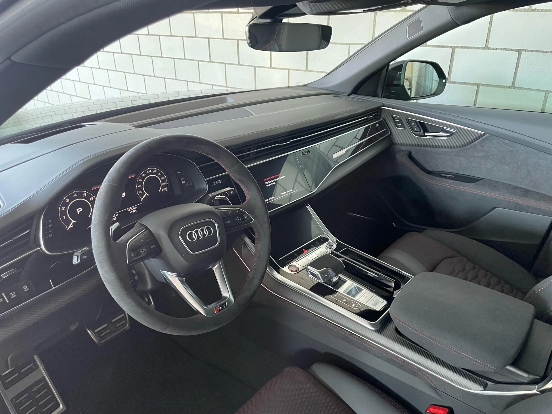 AUDI RSQ8 performance quattro Traumausstattung-showroom-element-1