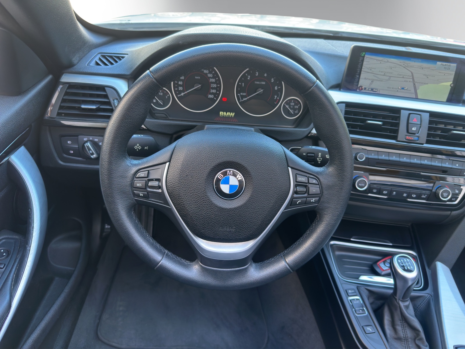 BMW 428i Cabriolet Sport Line-image-16