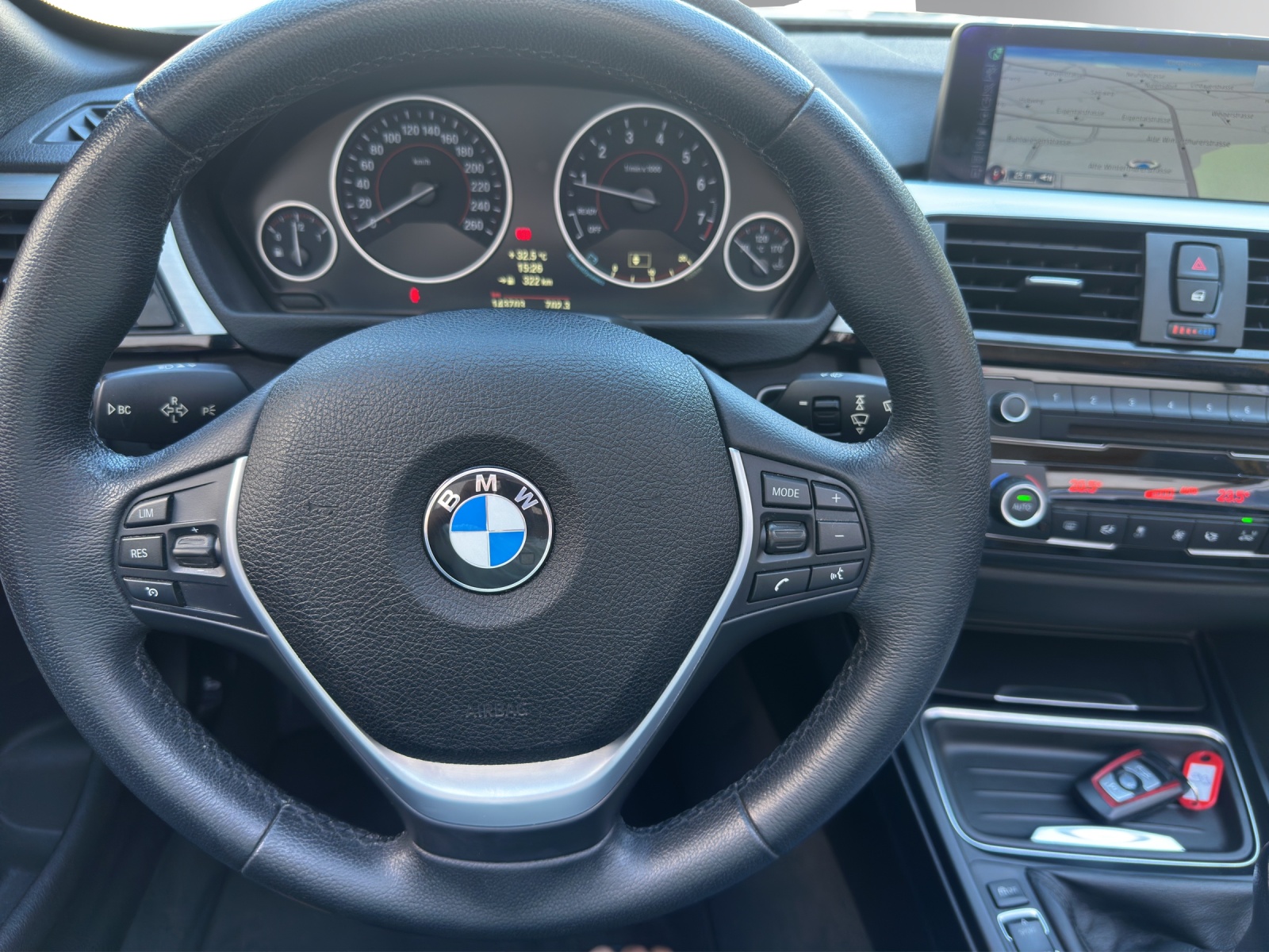 BMW 428i Cabriolet Sport Line-image-12