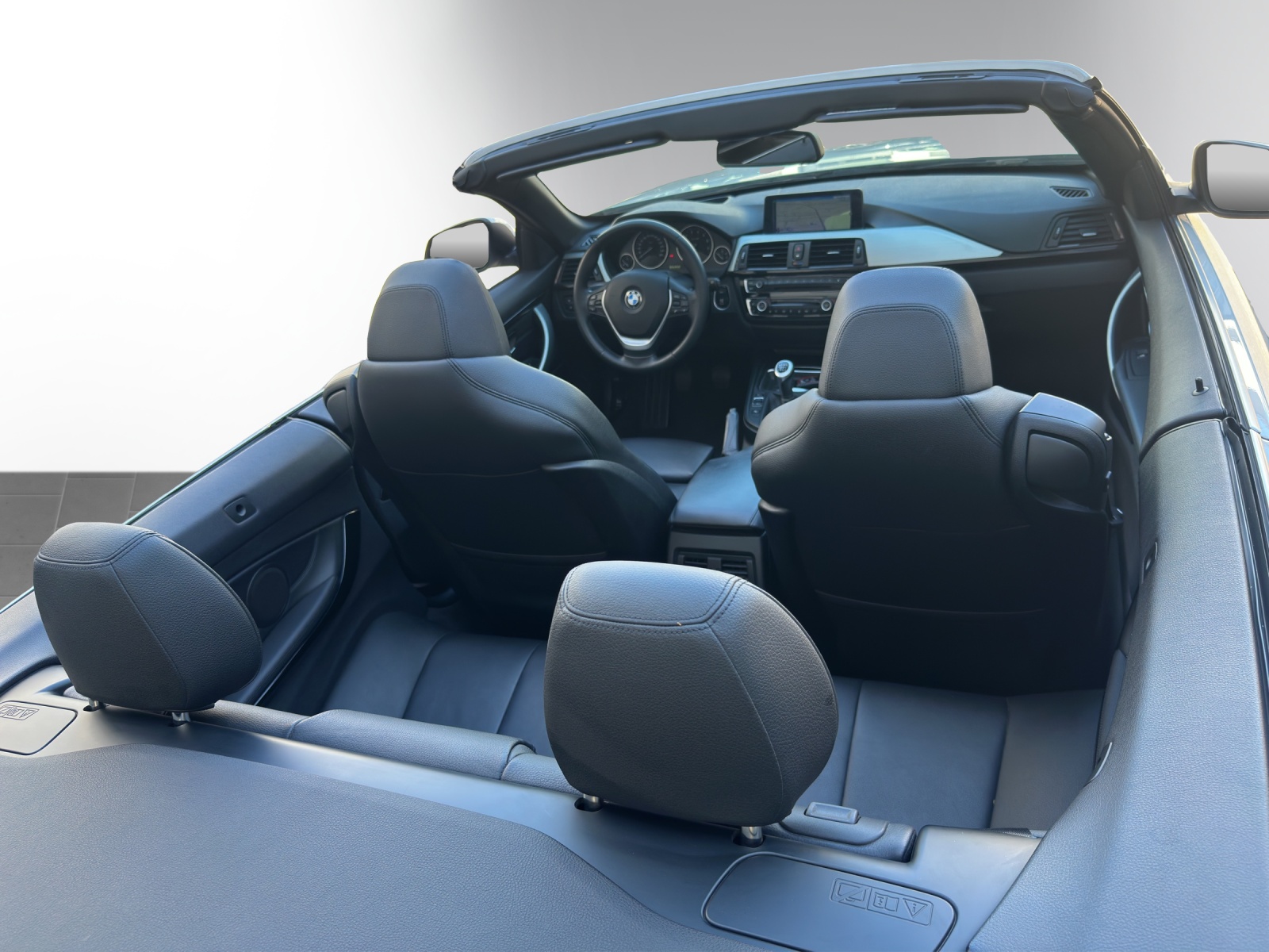 BMW 428i Cabriolet Sport Line-image-10