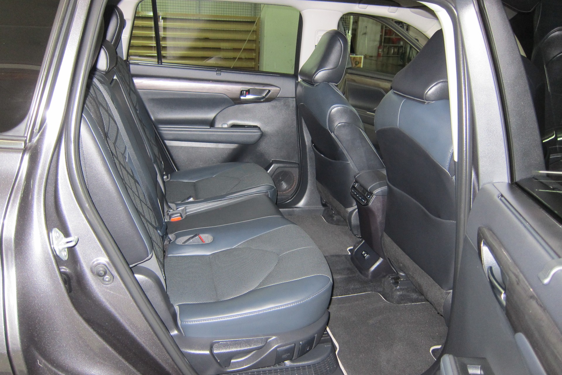 TOYOTA Highlander 2.5 HSD Premium e-CVT-image-10