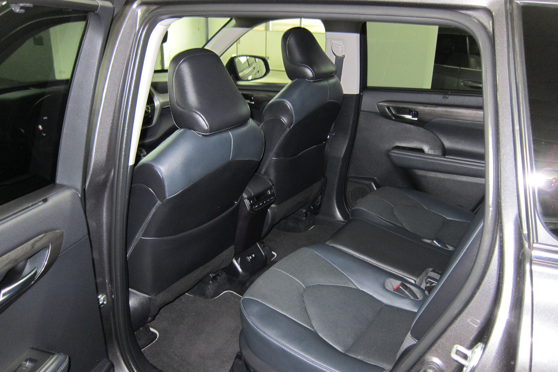 TOYOTA Highlander 2.5 HSD Premium e-CVT-image-8