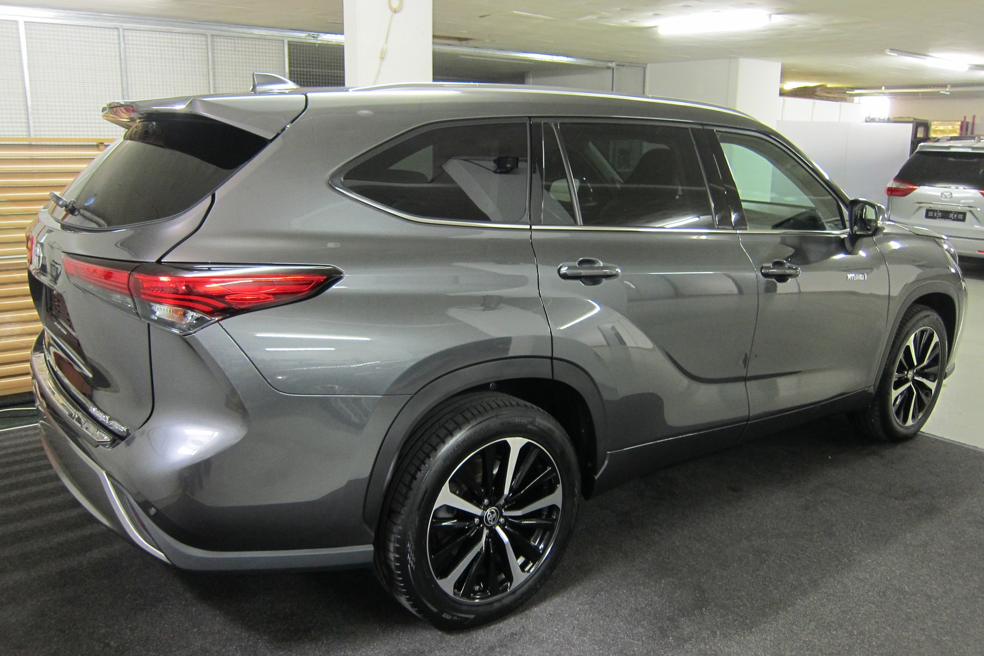 TOYOTA Highlander 2.5 HSD Premium e-CVT-image-4