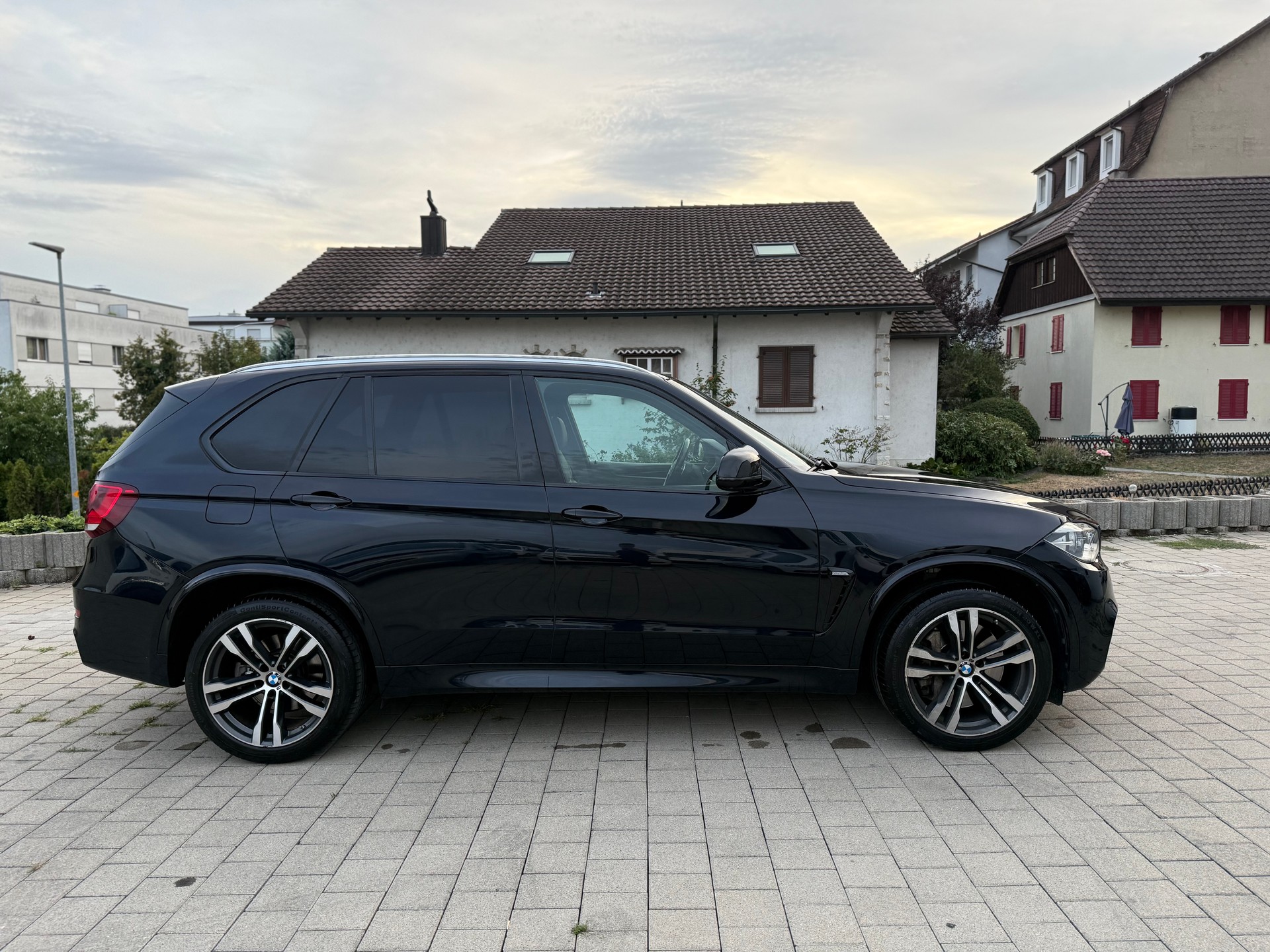 BMW X5 xDrive M50d Steptronic-image-3