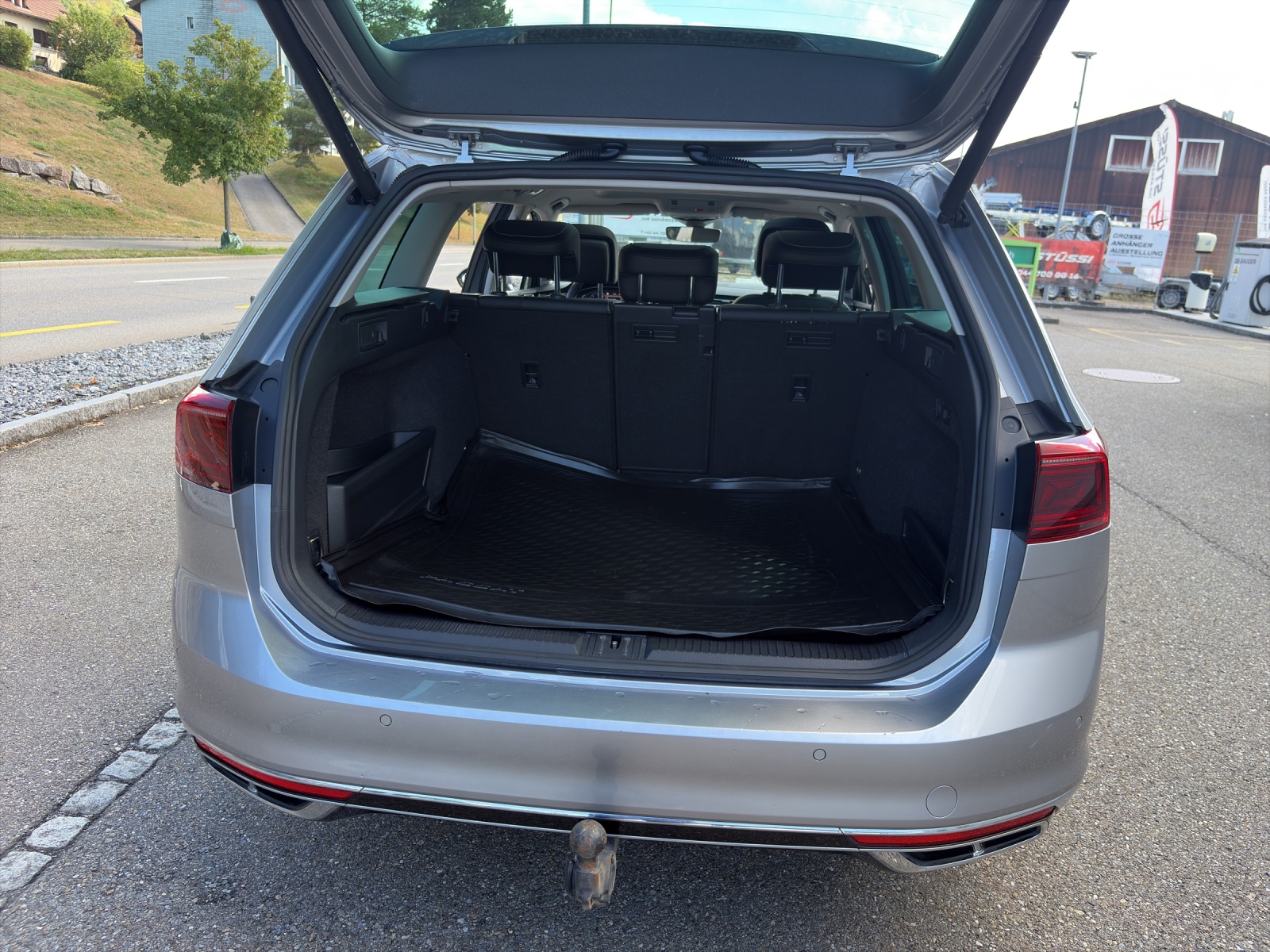 VW Passat Variant 2.0 TDI 200 Elegance DSG 4m-image-17