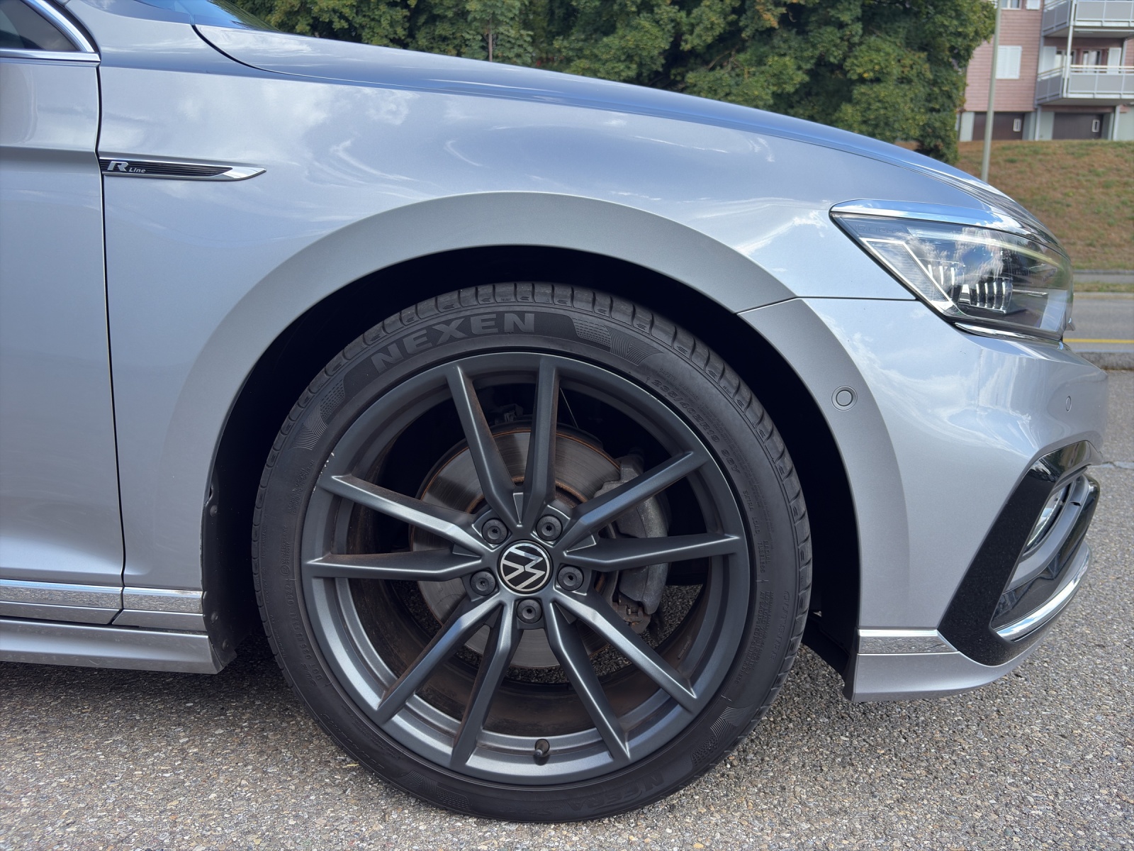 VW Passat Variant 2.0 TDI 200 Elegance DSG 4m-image-16