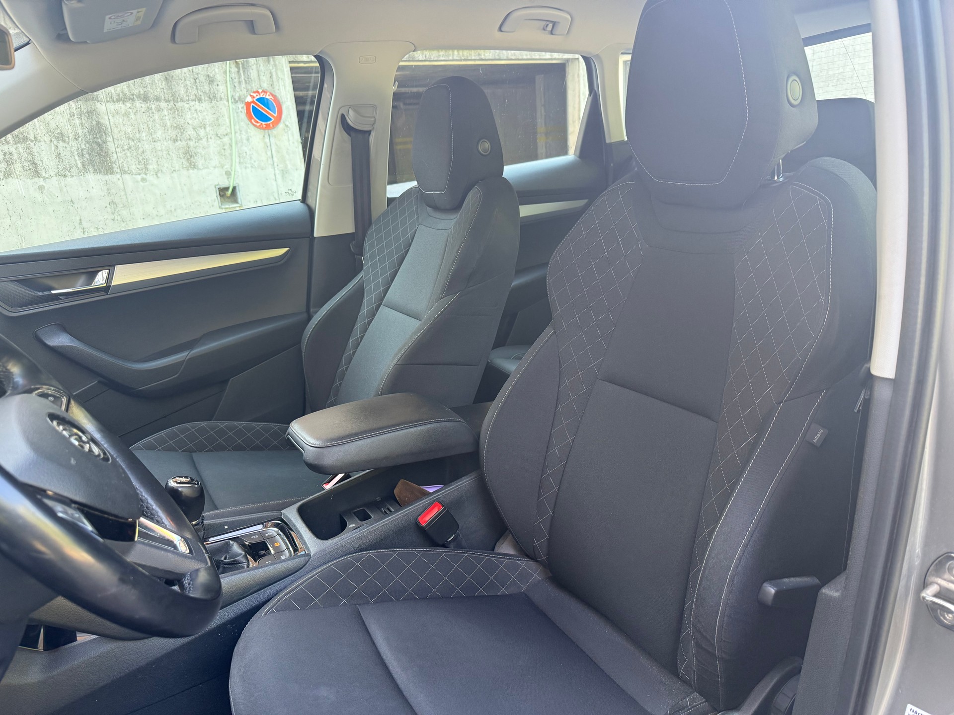 SKODA Karoq 2.0 TDI CR Style 4x4-image-8