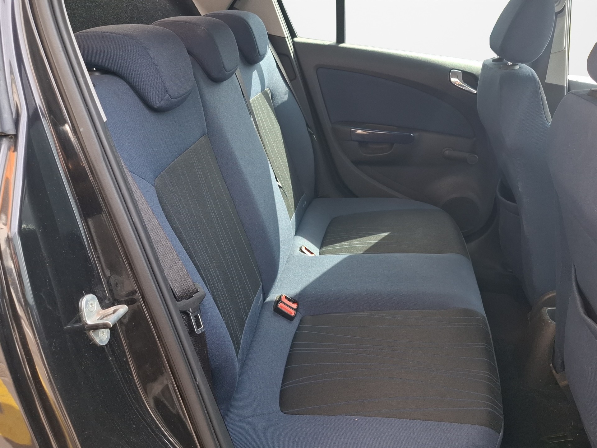 OPEL Corsa 1.4 TP Color Edition Automatic-image-14