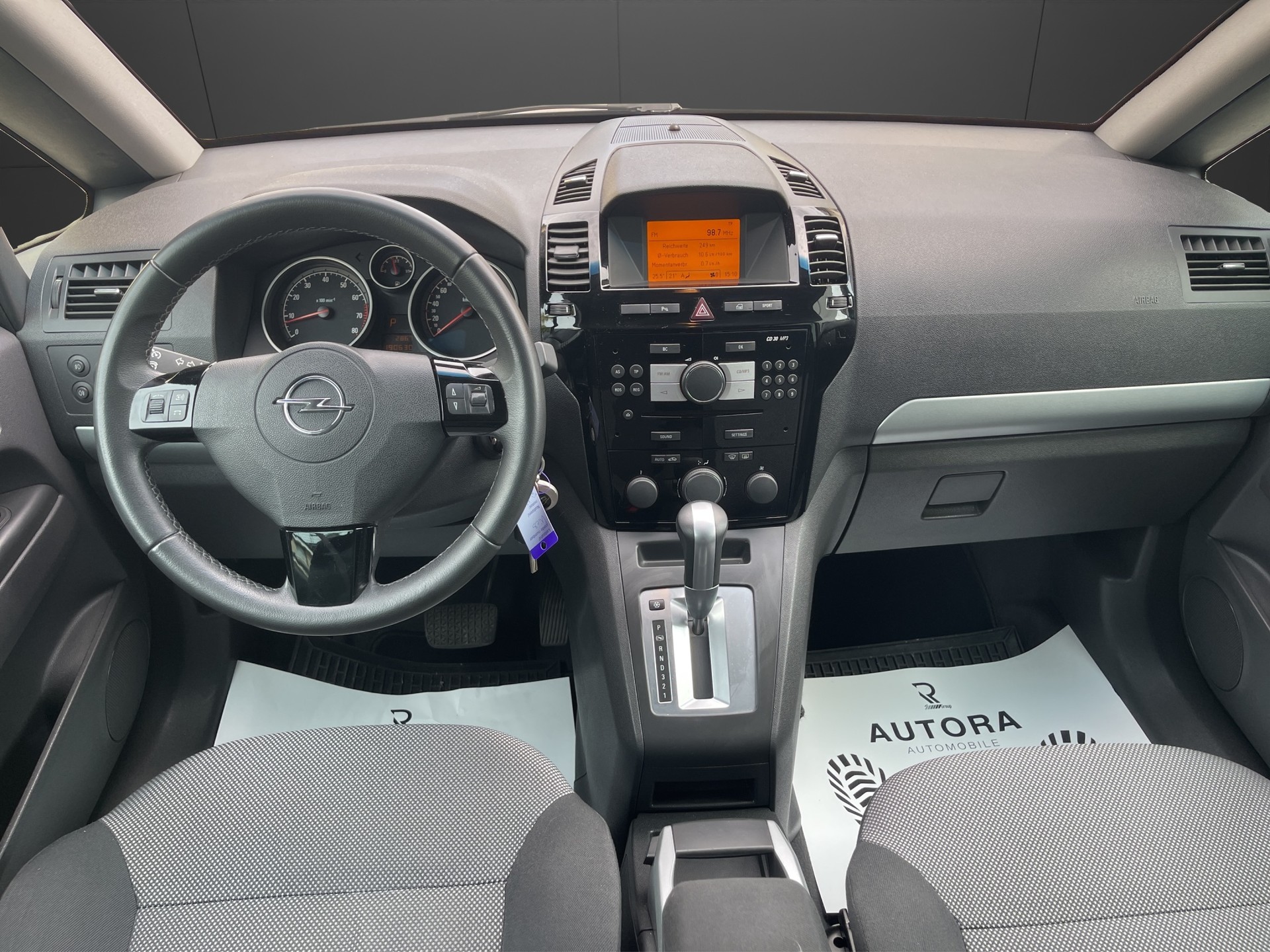 OPEL Zafira 2.2i 16V Anniversary Edition Automatic-image-10