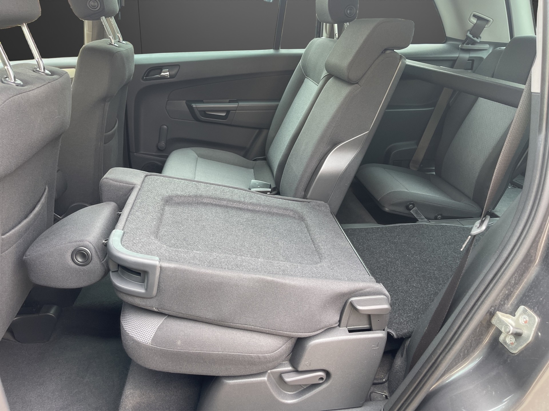 OPEL Zafira 2.2i 16V Anniversary Edition Automatic-image-11