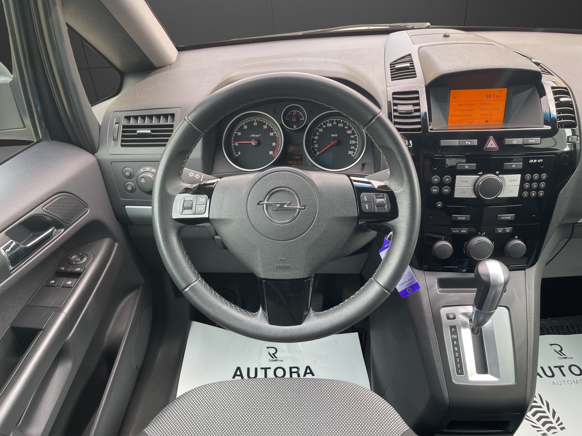 OPEL Zafira 2.2i 16V Anniversary Edition Automatic-image-9