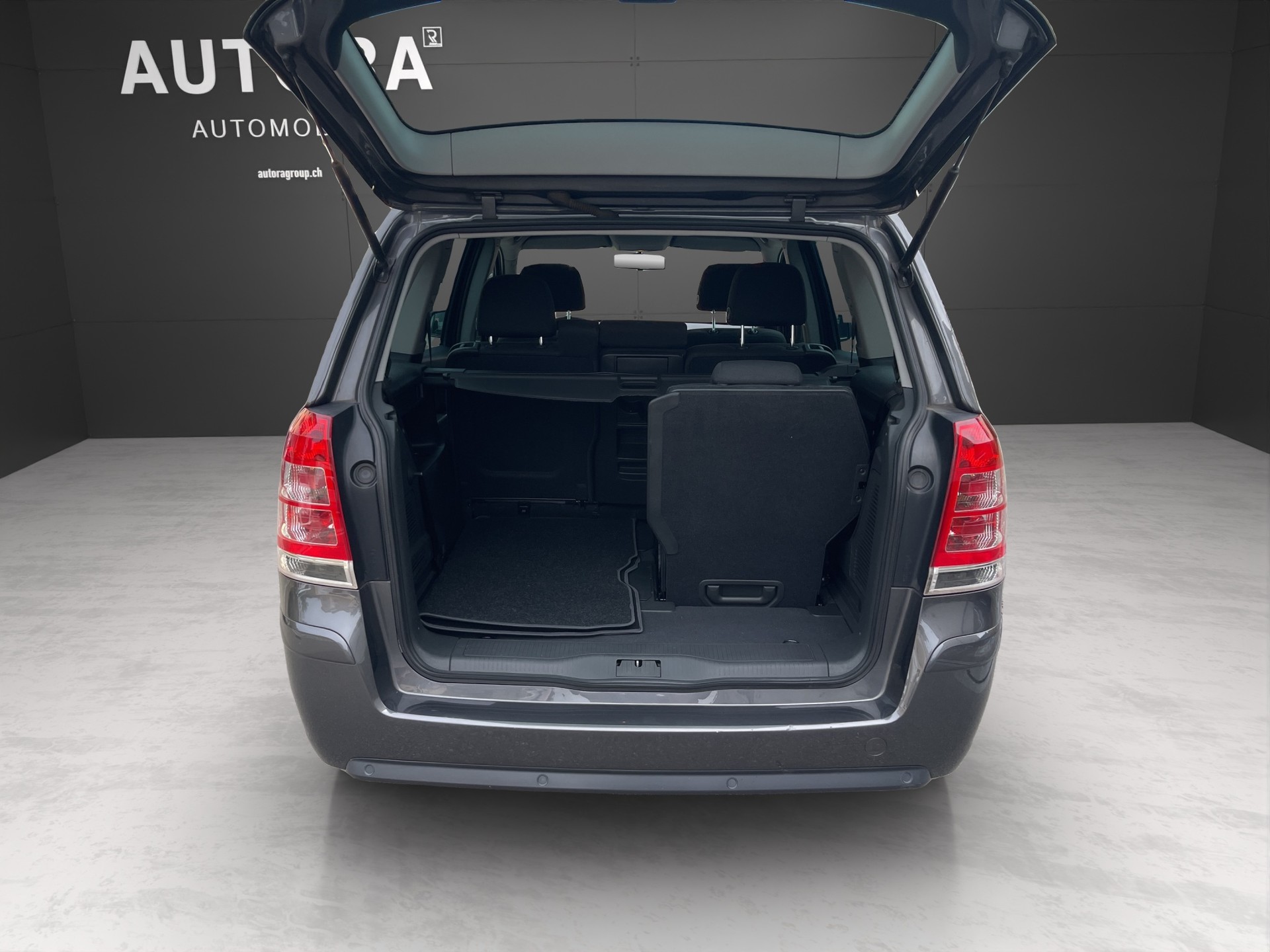 OPEL Zafira 2.2i 16V Anniversary Edition Automatic-image-14