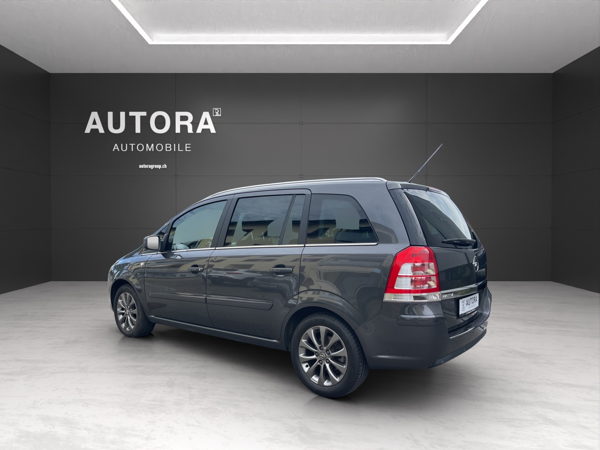 OPEL Zafira 2.2i 16V Anniversary Edition Automatic-image-3