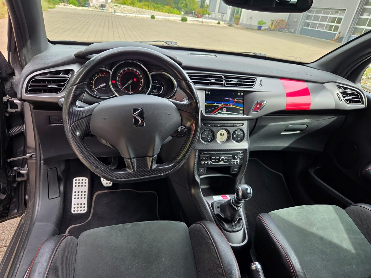 DS AUTOMOBILES DS3 Cabrio 1.6 THP Racing Limiteé 078/100-image-8