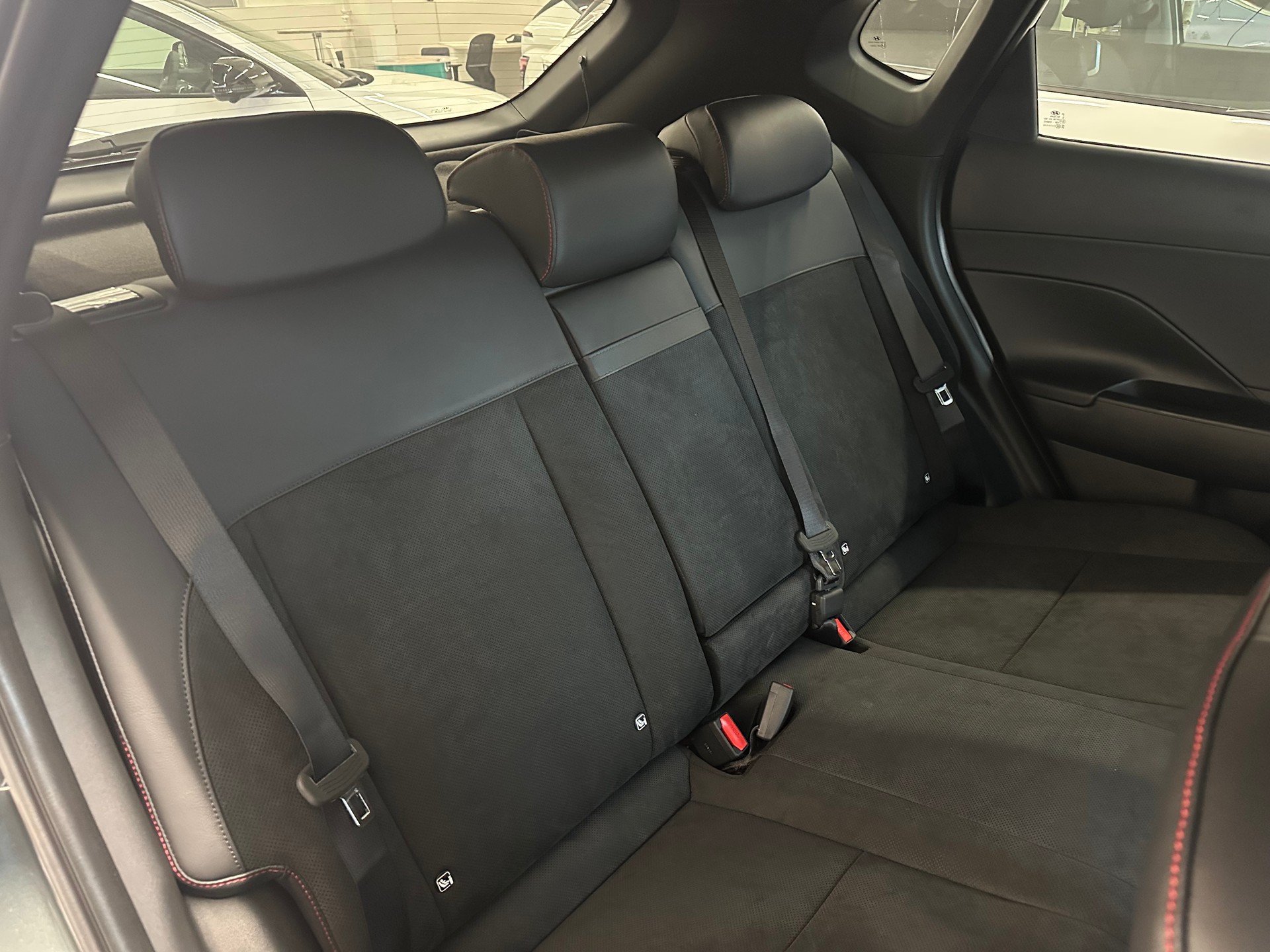 HYUNDAI Kona EV 65.4 kWh N Line-image-7