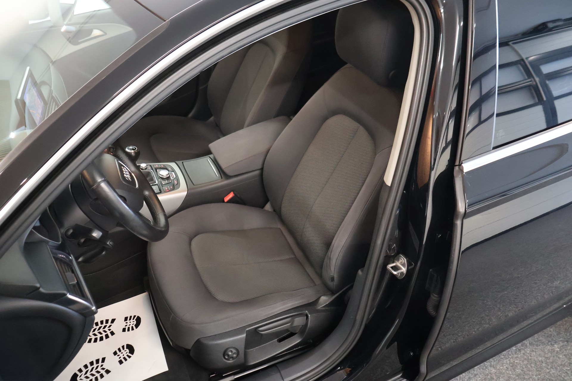 AUDI A6 Limousine 2.0 TDI-image-10