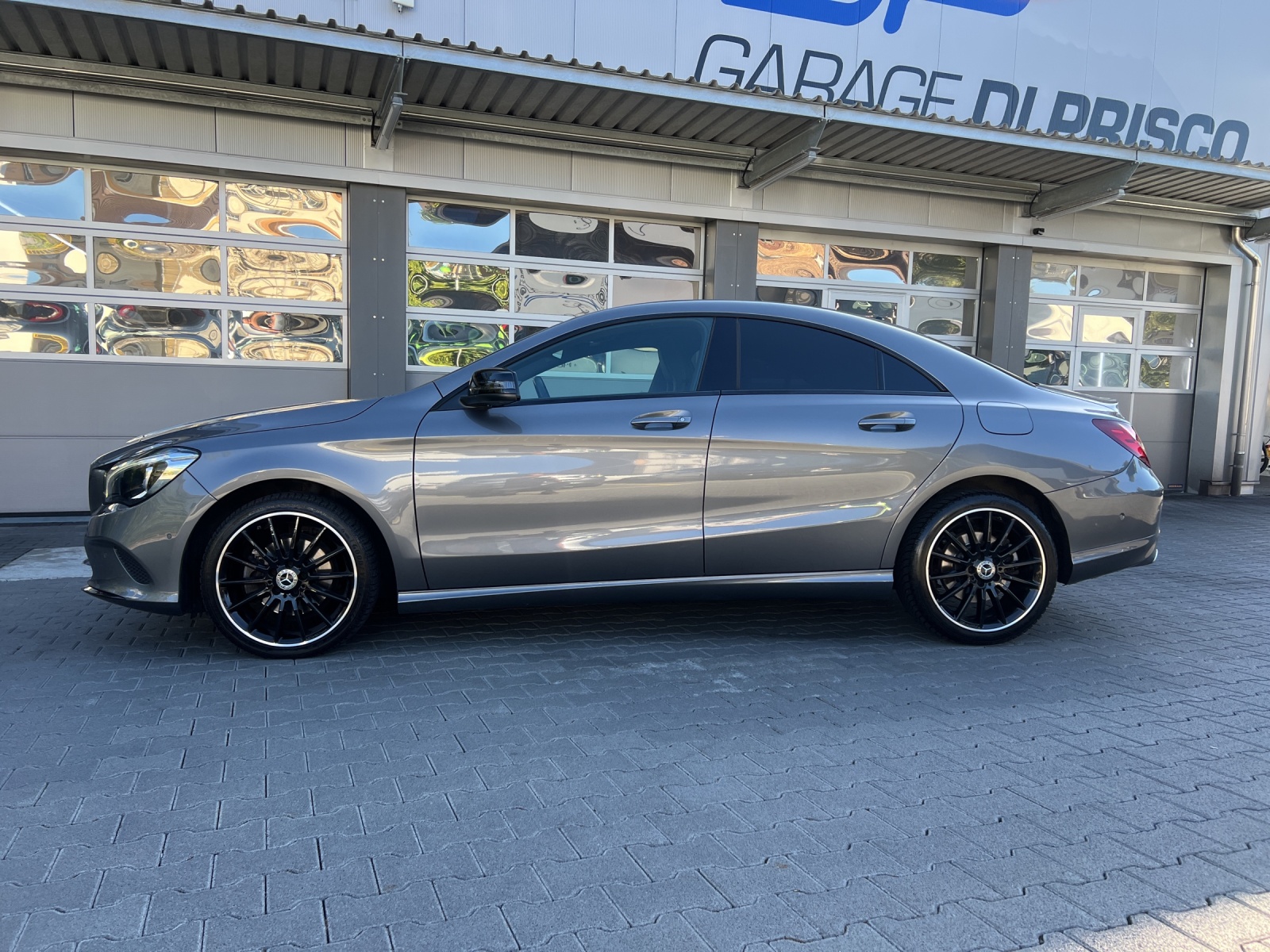 MERCEDES-BENZ CLA 200 Night Star 7G-DCT-image-1