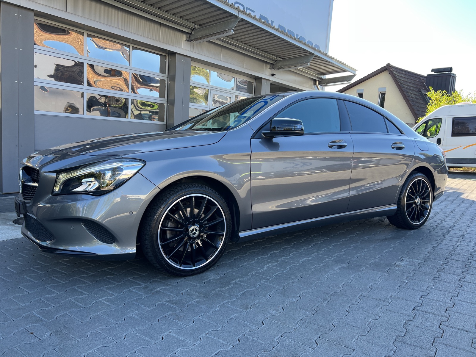 MERCEDES-BENZ CLA 200 Night Star 7G-DCT-image-15