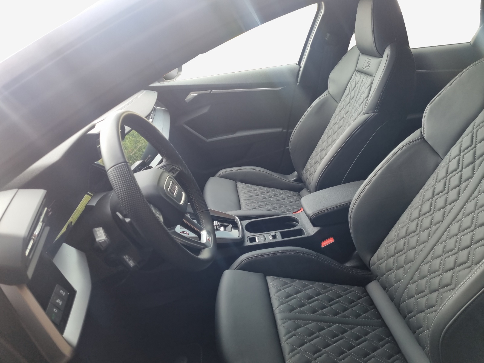 AUDI S3 Sportback 2.0 TFSI quattro S-tronic-image-6