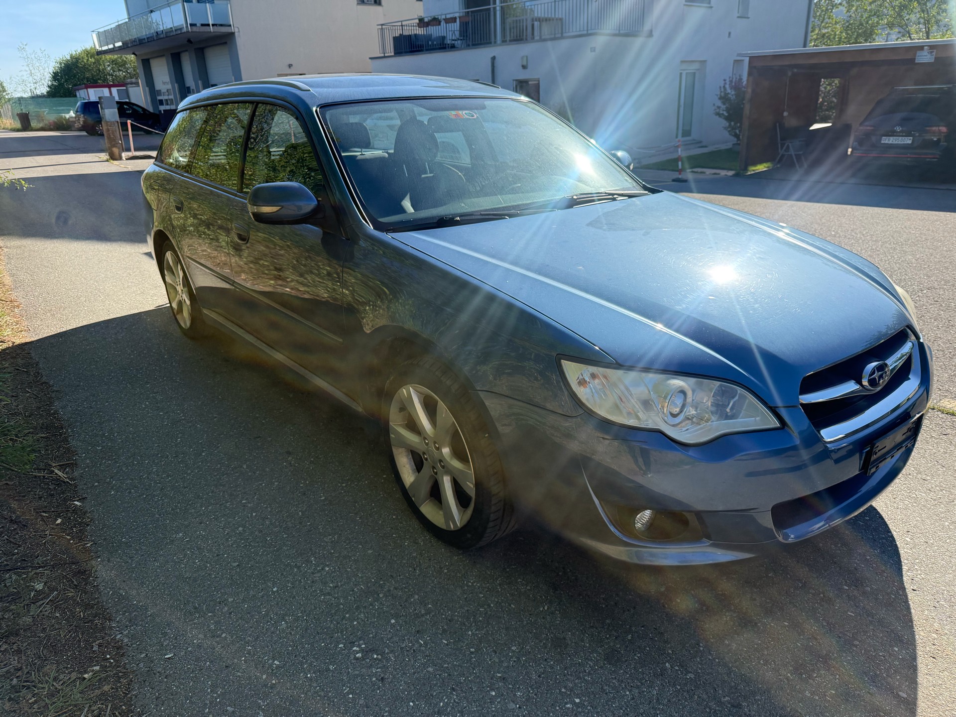 SUBARU Legacy 2.0R AWD Swiss-image-1