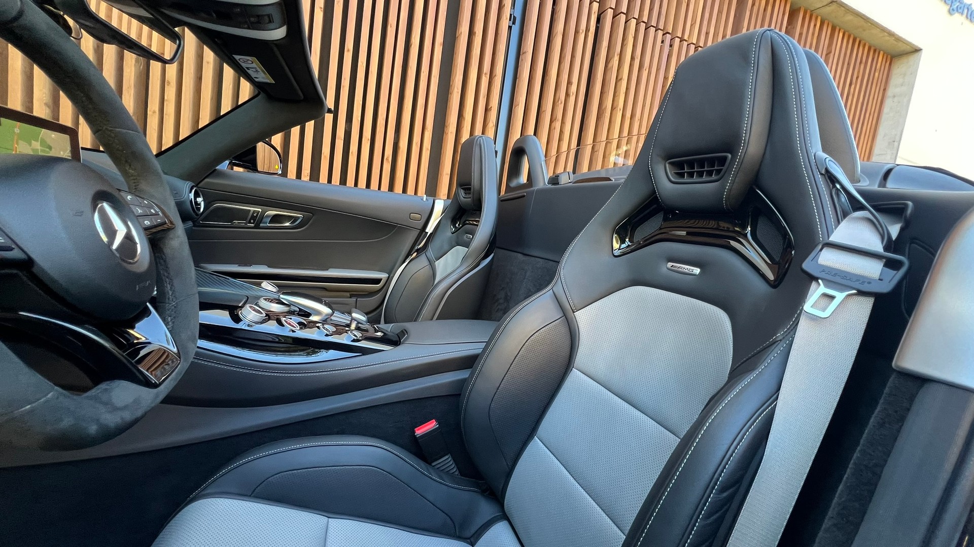 MERCEDES-BENZ AMG GT ROADSTER BLACK SPEEDSHIFT DCT l 476 PS-image-24