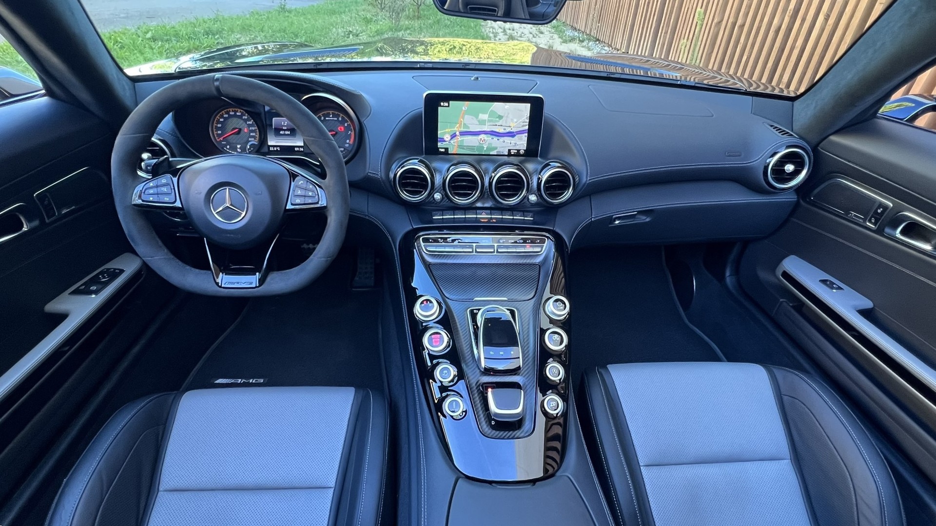MERCEDES-BENZ AMG GT ROADSTER BLACK SPEEDSHIFT DCT l 476 PS-image-19