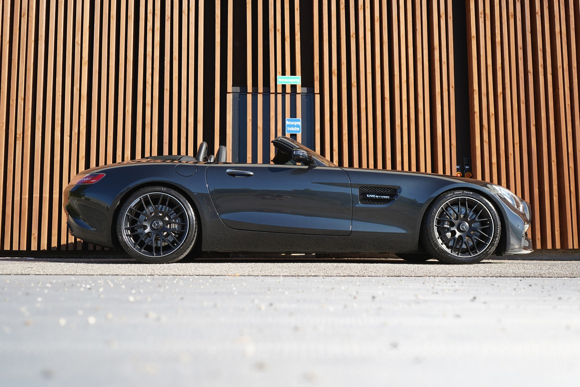 MERCEDES-BENZ AMG GT ROADSTER BLACK SPEEDSHIFT DCT l 476 PS-image-0