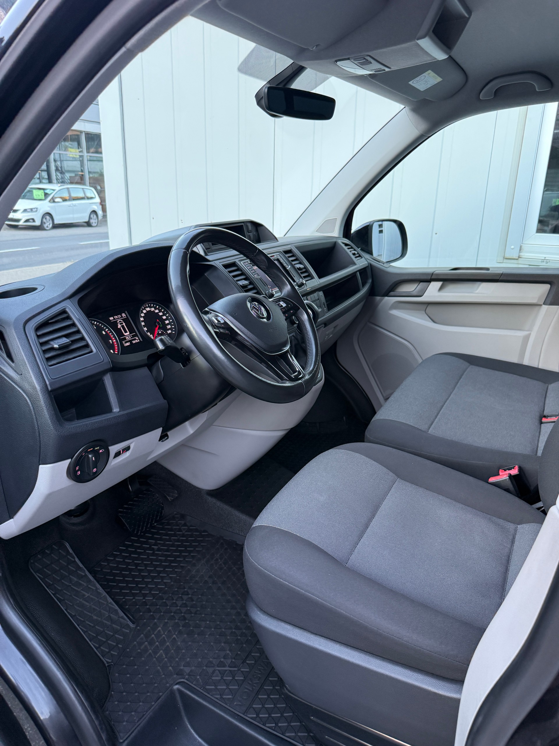VW T6 2.0 TSI 4Motion DSG-image-10