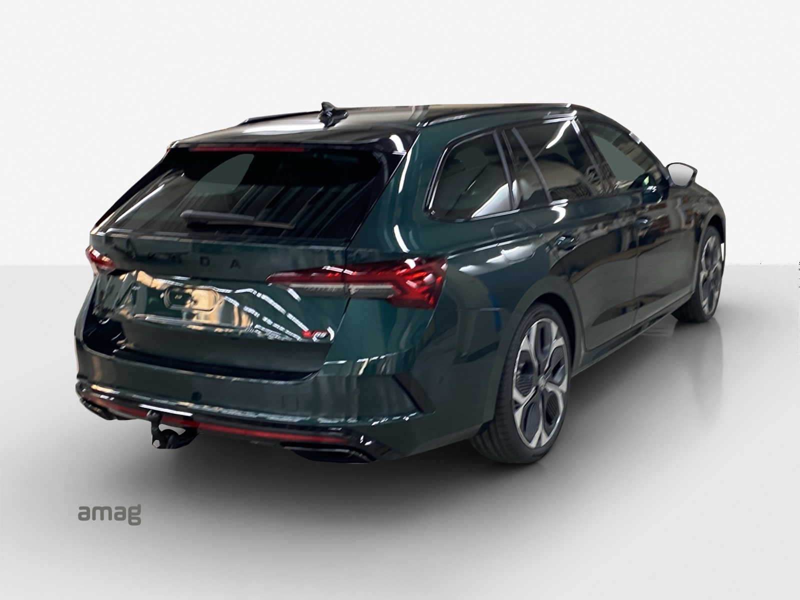 SKODA Octavia Combi 2.0 TSI DSG RS 30 Years Edition-image-4