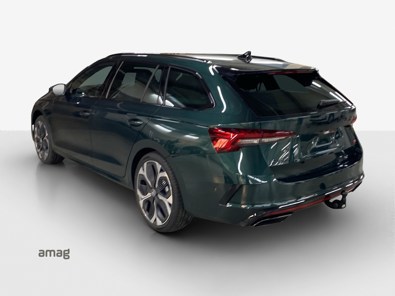 SKODA Octavia Combi 2.0 TSI DSG RS 30 Years Edition-image-2