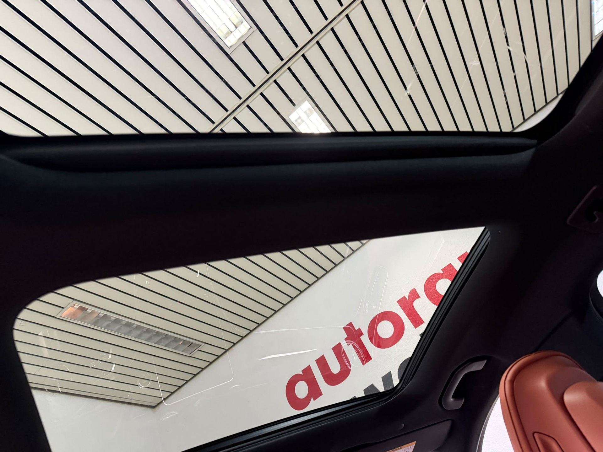 MERCEDES-BENZ C 220 d T 4Matic AMG Line-image-8